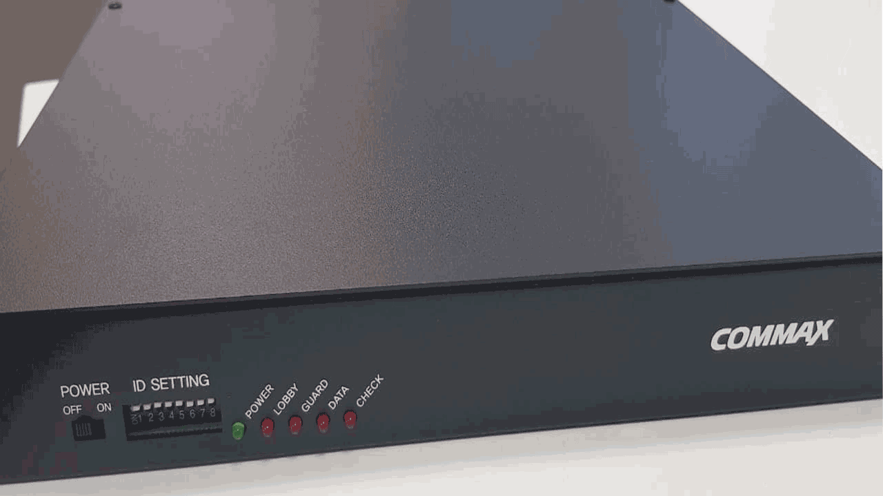COMMAX CCU232AGF - Distribuidor para panel de audio DR2AG con capacidad para conectar hasta 32 equipos AP2SAG por conexión a 2 hilos, sistema para departamentos