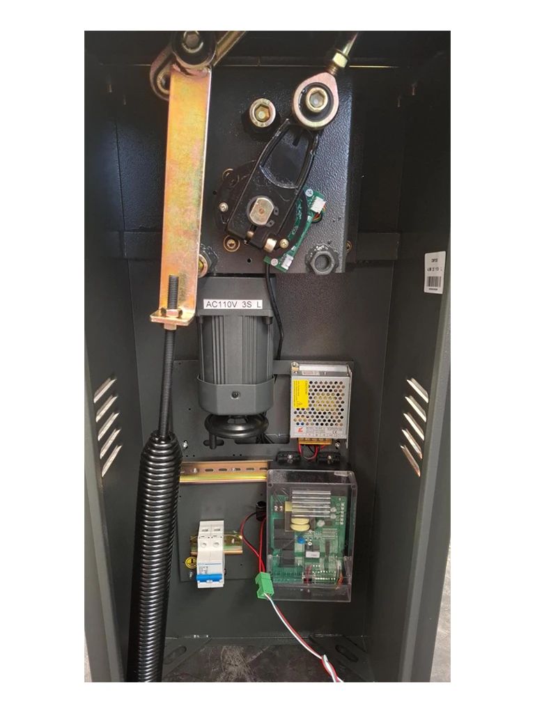 ZKTECO CMP200L - Barrera Vehicular Izquierda / Brazo Telescópico de 2.6 hasta 4.5 metros / 3 Seg. / Dirección Ajustable (a Derecha) / Gabinete con Luz Led Indicador de estado / Sistema Inteligente anti-impacto/ Incluye 2 controles remotos
